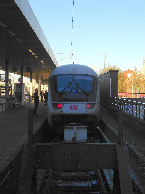 Frontansicht eines IC Steuerwagen am 2.01.09 in Hamburg-Altona. Der Zug fuhr wenige Minuten spter als IC 2375 nach Karlsruhe Hbf.