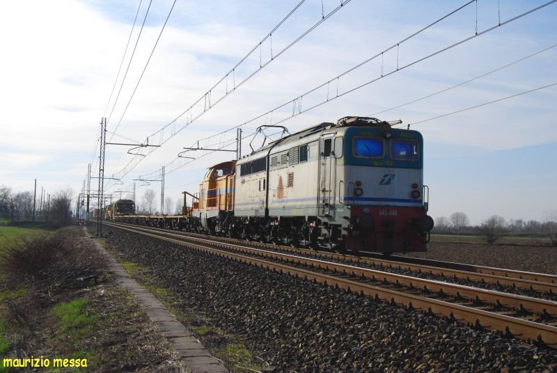 FS E 645 448 (ex E 646 148) leading a CLF trainyard - Arena Po c/o - 01.03.2008