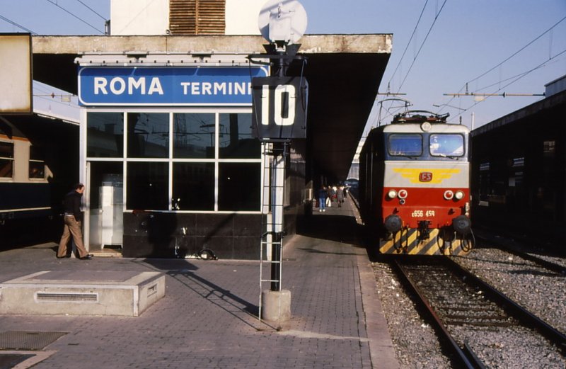 FS E 656 459 im April 1987 in der  Ewigen Stadt (Archiv P.Walter)