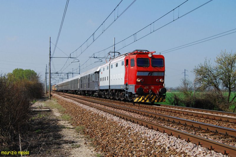 FS E636 284  Camilla , historical engine and historical rolling stocks, near Castelletto di Branduzzo on the 13th of April in 2008