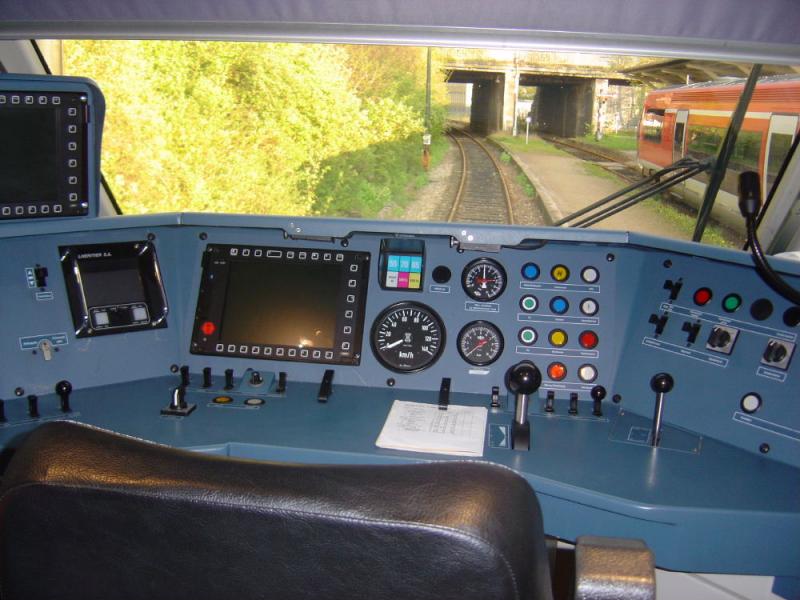 F�hrerstand eines ALSTOM Coradia A-TER, in diesem Falle von 641 039-3.