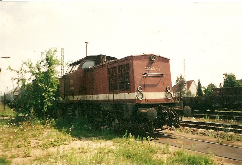 Fr Nahgterzge und bergabezge in der Nhe vom Rangierbahnhof Seddin hatte das Bw Seddin die BR 204 im Bestand.Hier steht die 204 401.