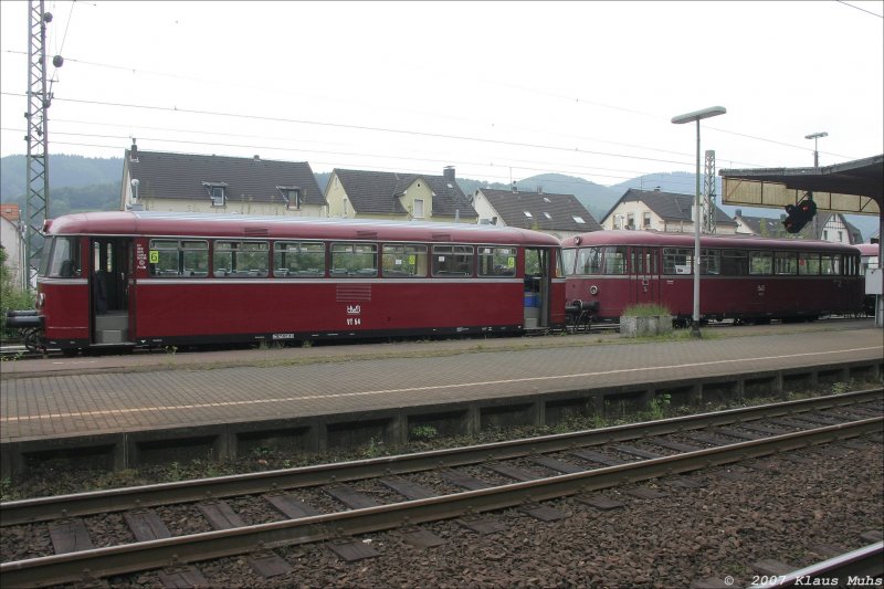 Fr die Sonderfahrt der HEG nach Plettenberg/Hinghausen zur Sauerlnder Kleinbahn (Mrkische Museumseisenbahn M.M.E) am 02.09.2007 waren VT 54 und VS 31 von der Hochwaldbahn (HWB) zustzlich zu den vereinseigenen Triebwagen (VB 980094-7,VT796-27 und VT796-210) angemietet.