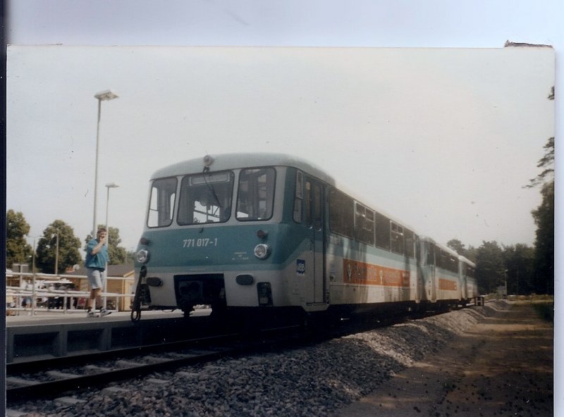 Fr den UBB-771 017 endete,wenige Meter vor der polnischen Grenze,im August 1997,in Ahlbeck Grenze, das Streckengleis.