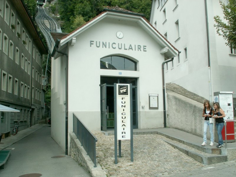 Funiculaire Fribourg,die Talstation der Standseilbahn im Quartier St.Pierre.26.08.08