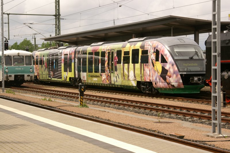 Fussballzug (VT04)der Vogtlandbahn am 13.05. 2006 beim Bahnhofsfest in Glauchau (Sachs.).