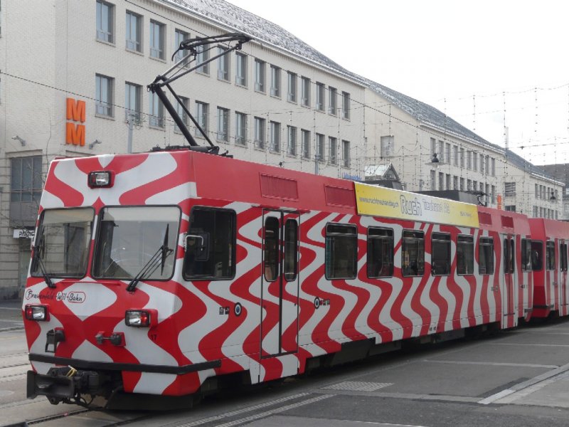 FW - Triebwagen Be 4/4 17 auf dem Bahnhofsplatz in Frauenfeld am 04.01.2008