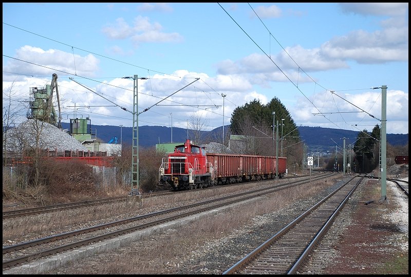 FZT 56090 in Aalen-Essingen. Gezogen wurde er von Aalen bis Aalen-Essingen von der 363 110. Aufgenommen am 11.03.08