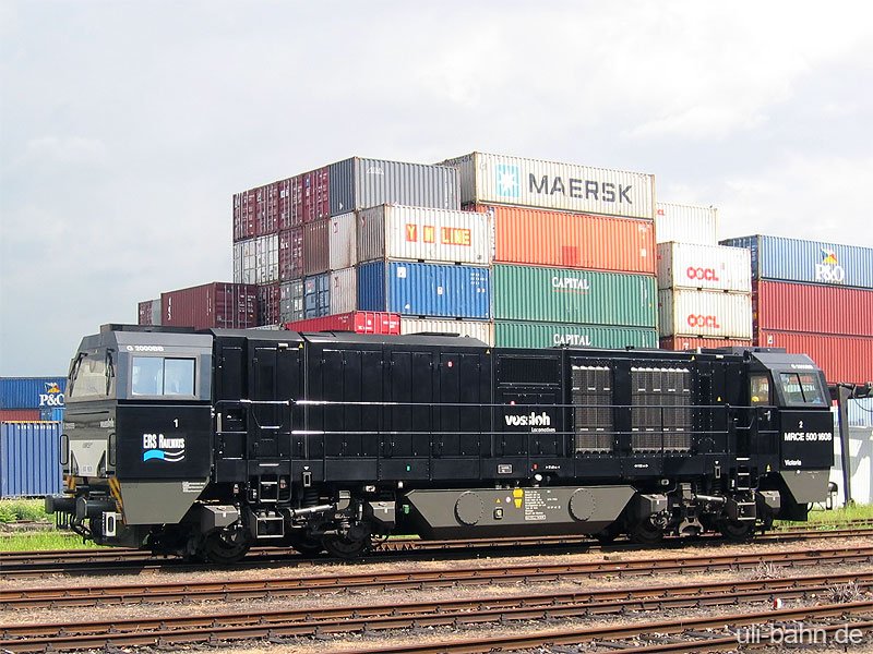 G 2000 MRCE 500 1608 am 25.08.2006 im Mainzer Container-Hafen.   
   
 
