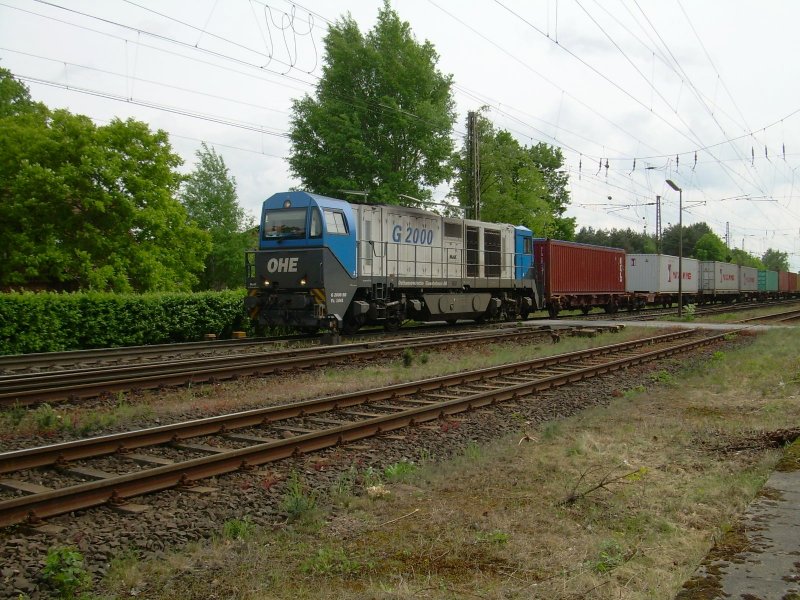 G 2000 der OHE am 10.5.2007 mit Containerzug Richtung Bremen bei der Durchfahrt durch den Bahnhof Eystrup an der KBS 380