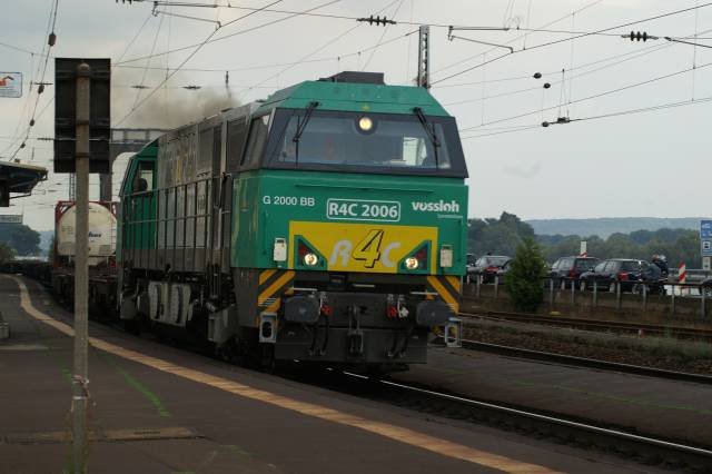 G2000BB der R4C2006 mit gemischten Gterzug in Rdesheim richtung 
Koblenz