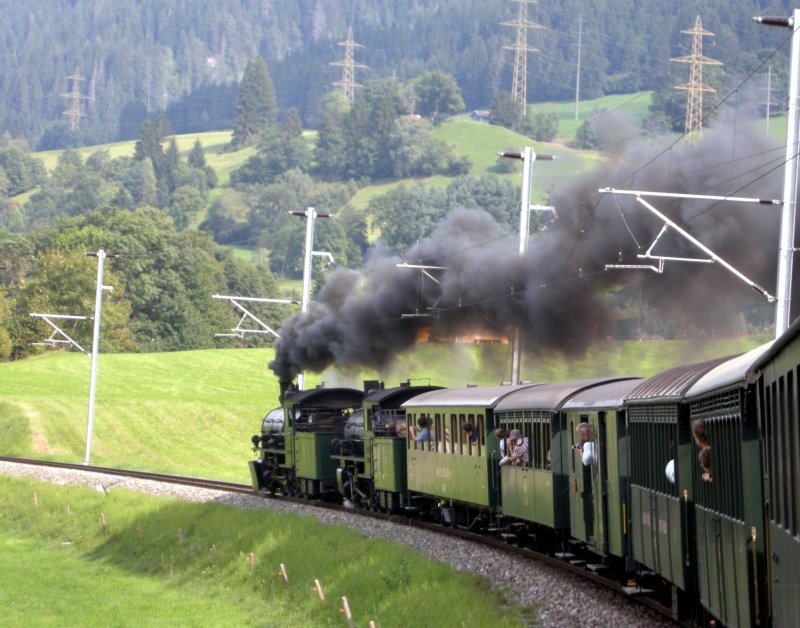 G4/5 107 und 108 am 31.8.08 bei Castrisch.