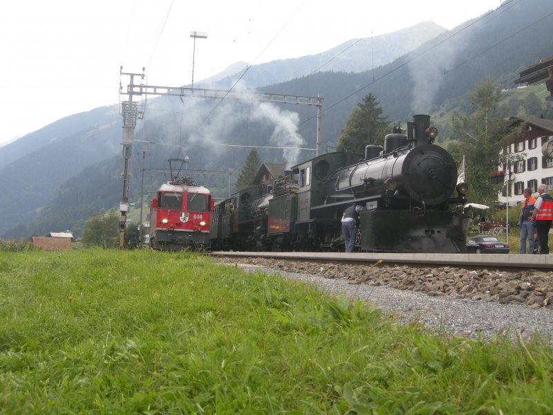 G4/5 107,108 und Ge4/4ll 614 am 31.8.08 in Sumvitg.