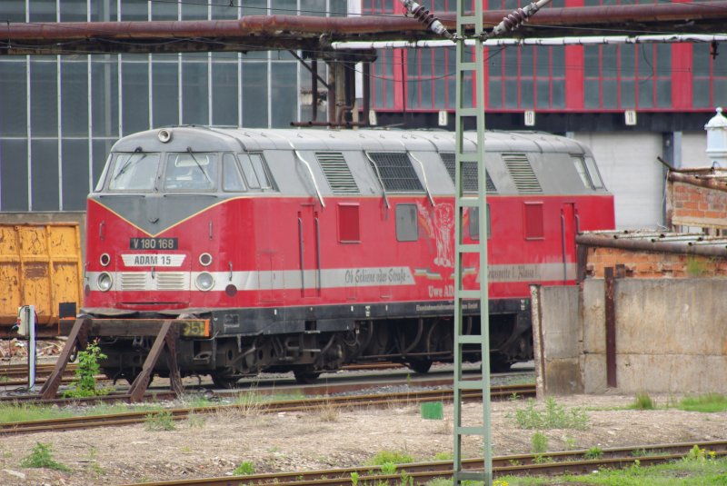 Ganz nah rangezoomt, denn da versteckt sich im BW Eisenach die V180 168  ADAM 15 . Eisenach, 21.05.2009.