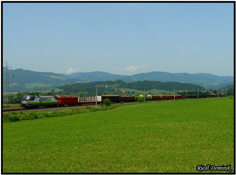 Ganz selten fhrt eine der zwei CAT 1116ner auser ihrem Plan am City Airport Train. Heute wars so weit , 1116 142 rollt mit dem 55567 aus Bruck auf das Einfahrtssignal des Bahnhof Knittelfeld zu. 25.06.2008 
