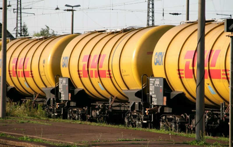 GATX-Kesselwagenzug f�r Kerosintransporte f�r das DHL-HUB Leipzig durchf�hrt Gro�korbetha, Sommer 2008.