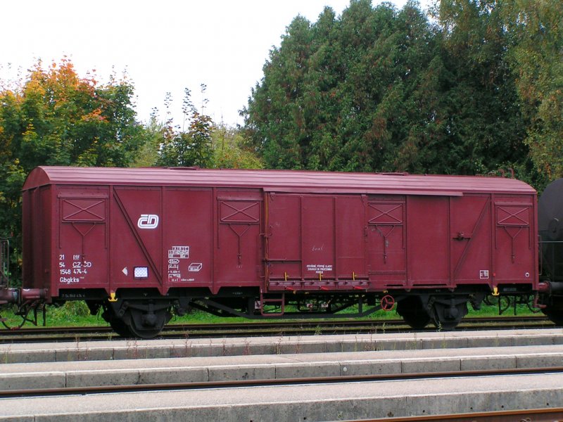 Gbgkks(2151CZ-CD1548474-4)steht am Bhf. Ried i.I. zur Entladung bereit; 081012