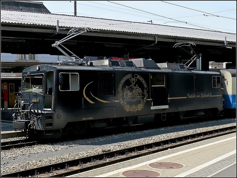 GDe 4/4 6002 stand am 31.07.08 mit ihrem Zug abfahrbereit im Bahnhof von Montreux. (Hans)