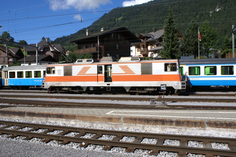 GDe 4/4 6005 steht am 9.8.08 in Zweisimmen.
