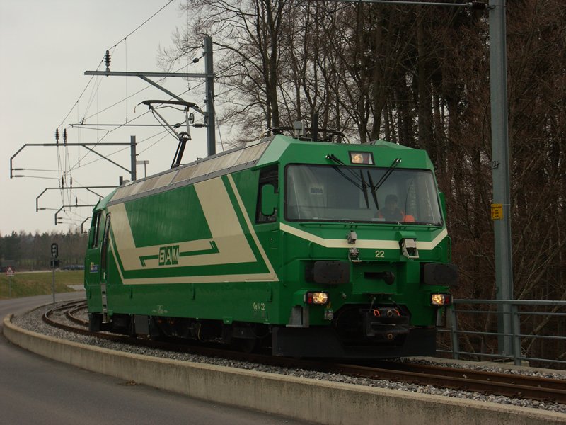 Ge 4/4 22 sur le pont de l'Aubonne  Bire, embranchement de la caserne 01.04.2009
