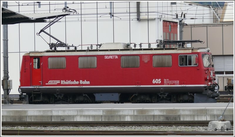 Ge 4/4 I 605  Silvretta  in Landquart. (30.04.2009)