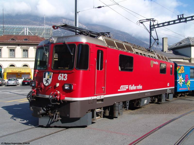 Ge 4/4 II 613 Domat/Ems am 12.04.04 in Chur