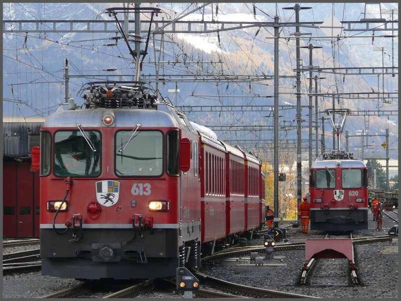 Ge 4/4 II 613  Domat/Ems  und 620  Zernez  in Landquart. (21.11.2007)