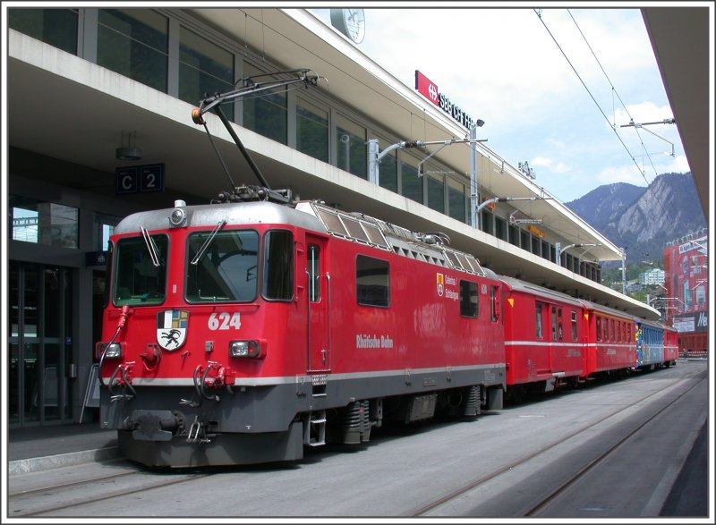 Ge 4/4 II 624  Celerina/Schlarigna  ist soeben mit einem Regionalzug aus Arosa in Chur eingetroffen. (16.05.2007)