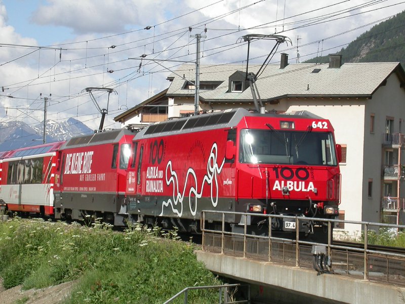 Ge 4/4 III 642 650  Samedan 09.07.2004