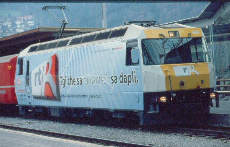 Ge 4/4 III  645 Tujetsch
Werbung: Radio Rumantscha
09.04.04 Chur