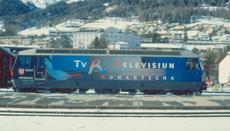 Ge 4/4 III    645 Tujetsch
Werbung: Radio Rumantscha
15.02.04 Samedan
