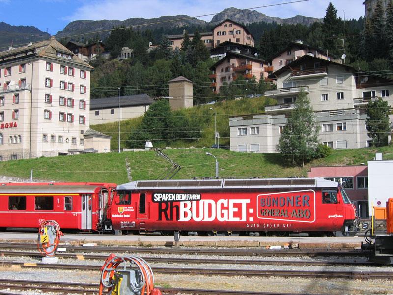 Ge 4/4 III 646 als Vollwerbetrger fr das GENERAL-ABO in St. Moritz - 13.08.2005
