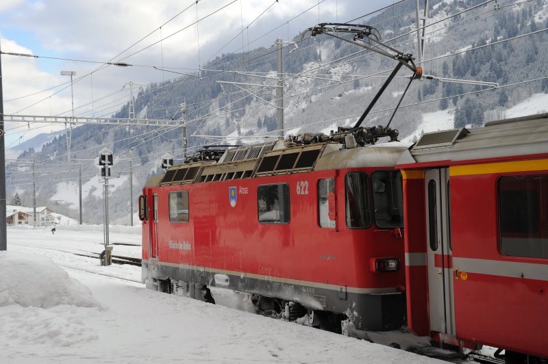 Ge 4/4 von der RhB mit dem Namen Arosa zur rckfahrt von Disentis nach Chur. 01.01.2009