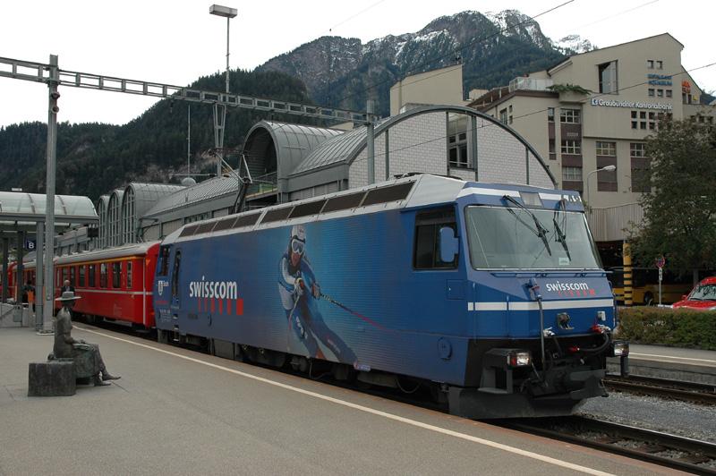 Ge 4/4'''als  Swisscom -lok . Thusis 04.10.05