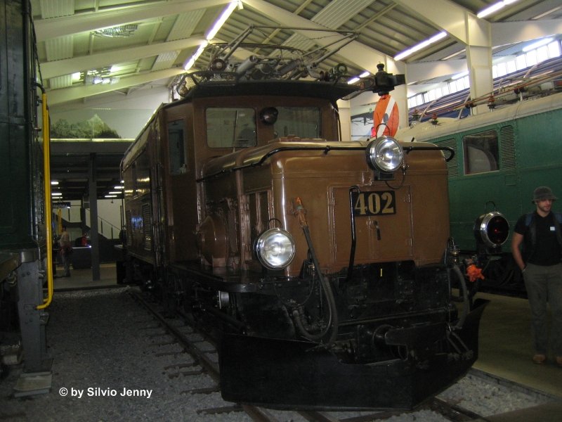 Ge 6/6' 402 ausgestellt im Verkehrshaus der Schweiz in Luzern.