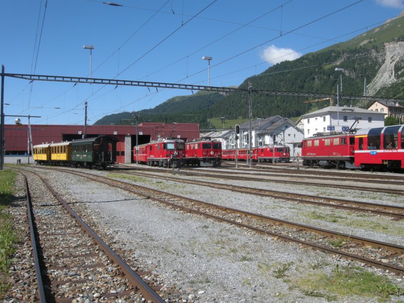 GE4/4l/ll 603,609,613und632 am 9.7.08 in samedan.