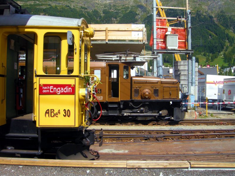 Ge6/6l 414 und ABe4/4 30 am 23.8.08 mit Hochzeitszgen in Pontresina.Von Landquart bis Pontresina fuhr der Zug mit der Krokodiellok,danach stiegen die Gste in den Berninazug um.