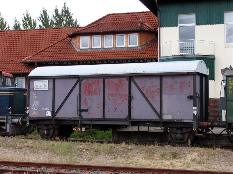 Gedeckter Gterwagen Nr. 803, wird im Museumszug der Arbeitsgemeinschaft Geesthachter Eisenbahn zur Befrderung von Fahrrdern mitgefhrt; Geesthacht, 14.09.2008
