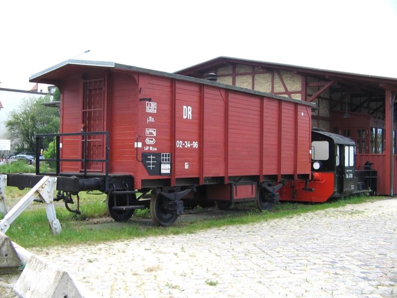 Gedeckter Gterwagen in Rostock am Hafen abgestellt, 18.06.06
Knnte vielleicht ein Italiener sein