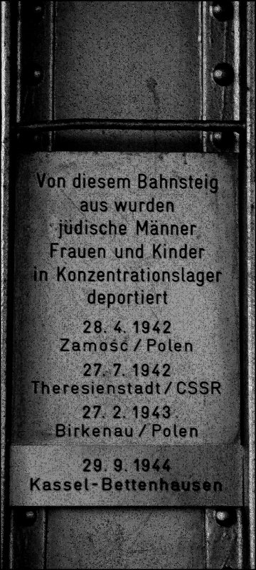 Gedenktafel im Bahnhof Siegen. Aufgenommen am 27.10.2007.