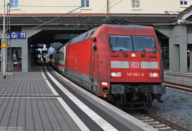 Gegenangriff whrend der Standzeit. Der Tf meinte mit Humor, er drfe das auch mal... Von hier einen Gru ins Lndle.