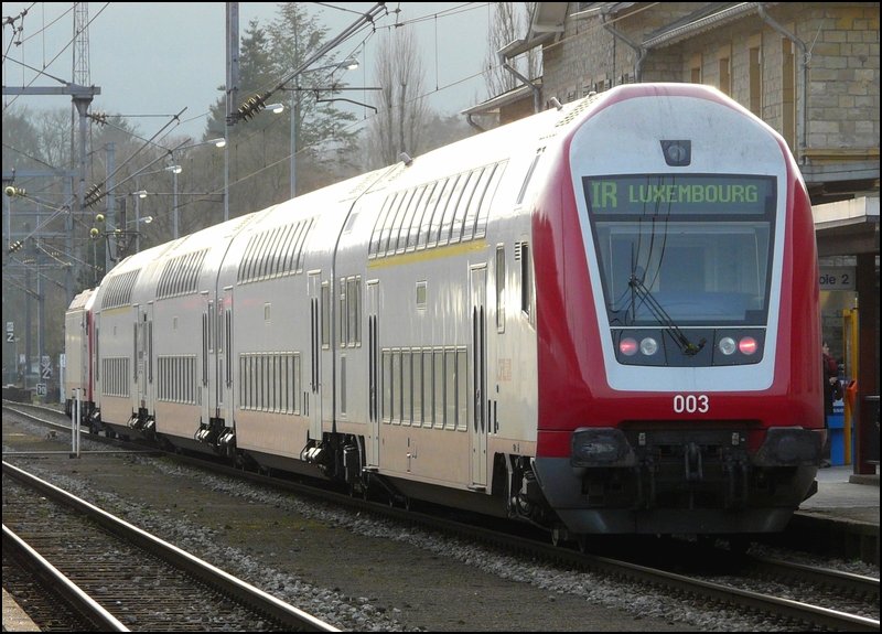Gegenlichtaufnahme des IR 3741 im Bahnhof von Ettelbr�ck am 03.02.08.