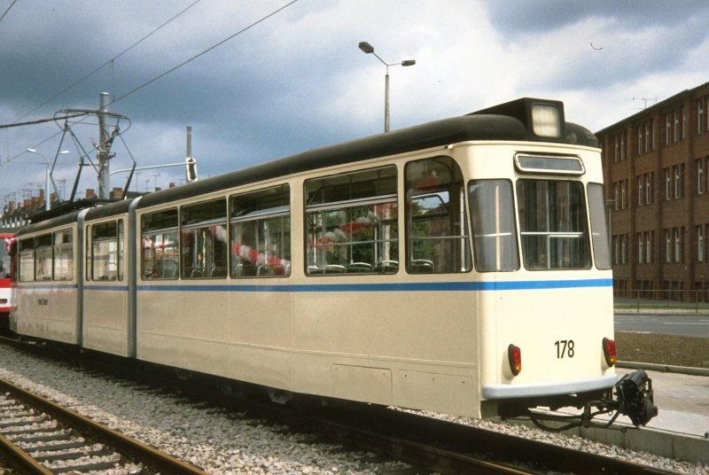 Gelenkwagen 178 bei der Einweihung der Streckenverlngerung zum Roten Berg