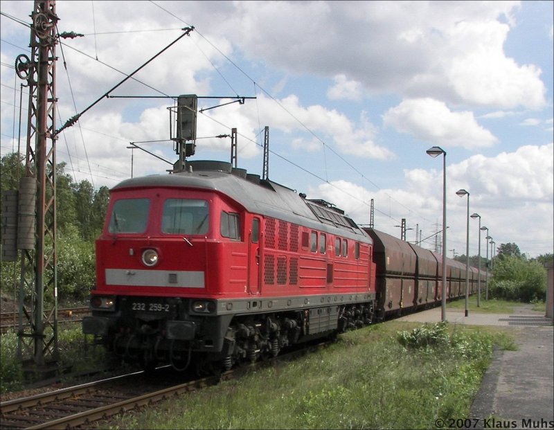 Gelsenkirchen-Zoo wird von 232 259-2 mit einen Kohlenzug  durchfahren. 14.05.2007