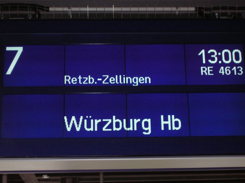 Gemnden am Main. Der RE hatte auf Grund von  Verzgerungen im Betriebsablauf  5 Minuten Versptung. Am Wochenende werden die Zge von vielen Fahrradfahrern genutzt, was immer wieder zu Versptungen fhrt. 