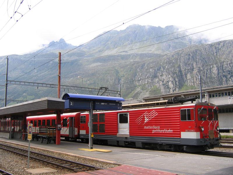 Gepcktriebwagen Deh 4/4 II Nr. 92  Realp  in Andermatt - 13.08.2005

