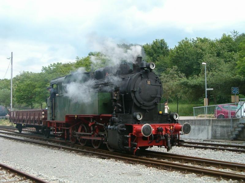 GES Tenderlokomive Nr.16 im Bahnhof Weissach. Juni 2005