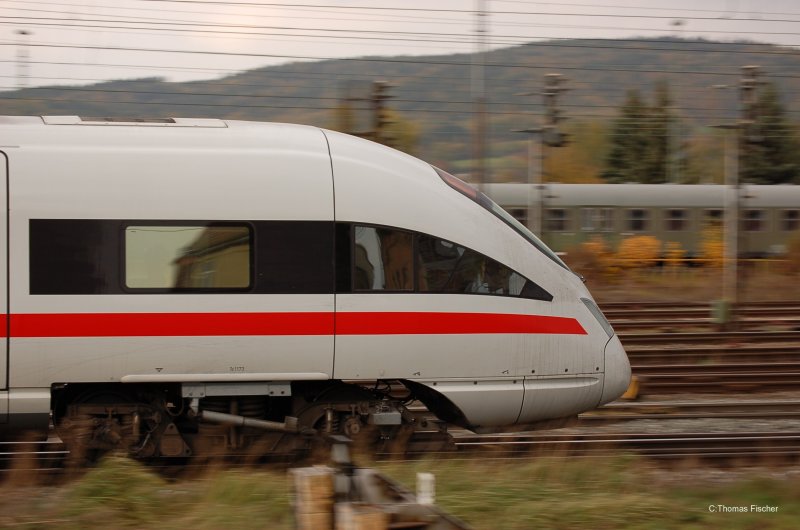 Geschwindigkeit ist alles! ICE 411 im Bhf Lichtenfels Kbs 820 17.10.2007 