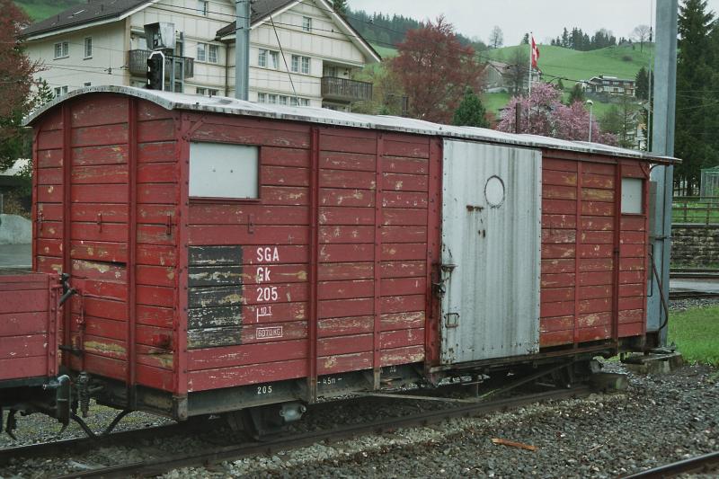 Gk 205 Abgestellt im Bahnhof Gais am 08.05.2006
