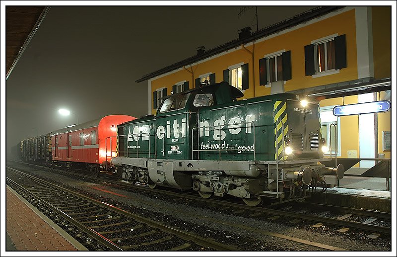 GKB 1100.1 mit dem VG 71382 in Deutschlandsberg beim Ausziehen der belandenen Holzwaggons am 17.01.2008.